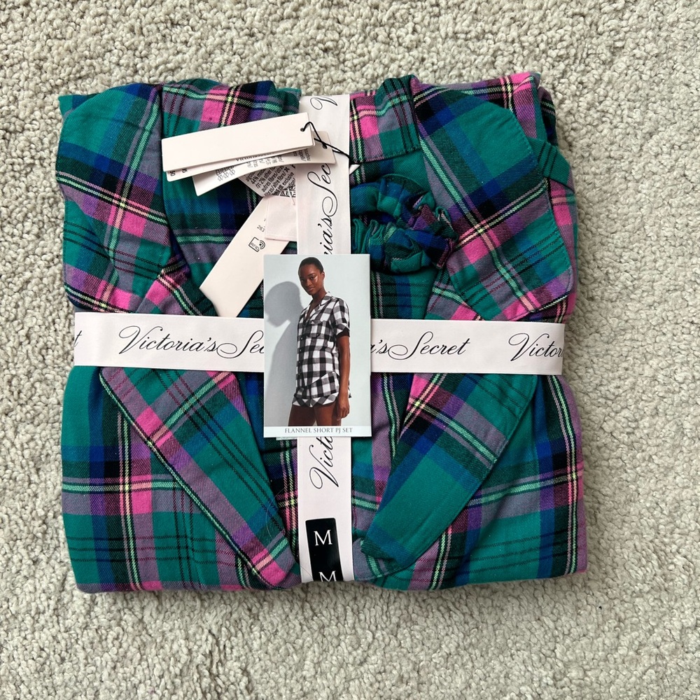Victoria's Secret flannel short pj set, size M